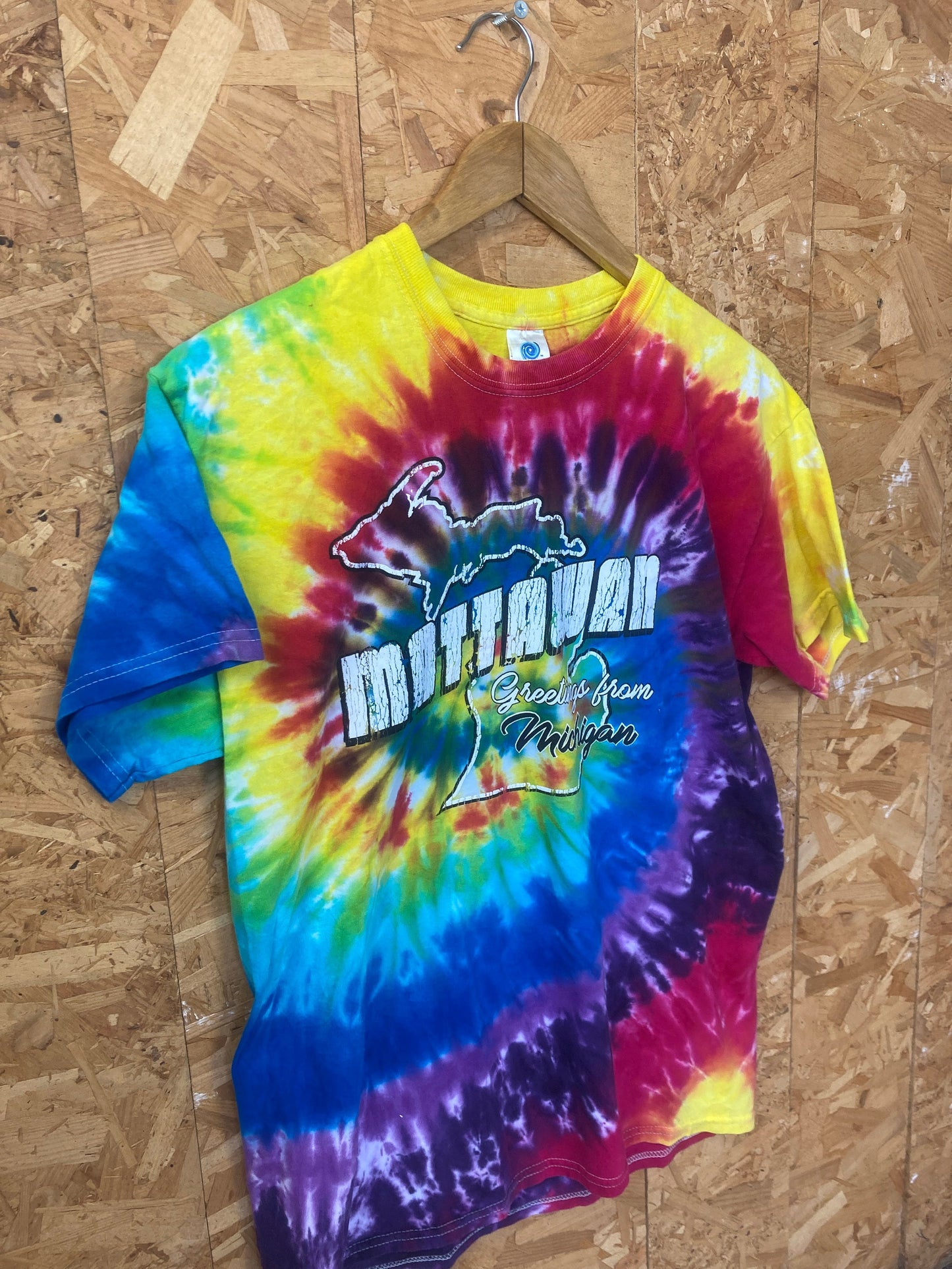 Vintage 90s Greetings from Mattowan Michigan USA rainbow tie dye souvenir festival t-shirt size medium