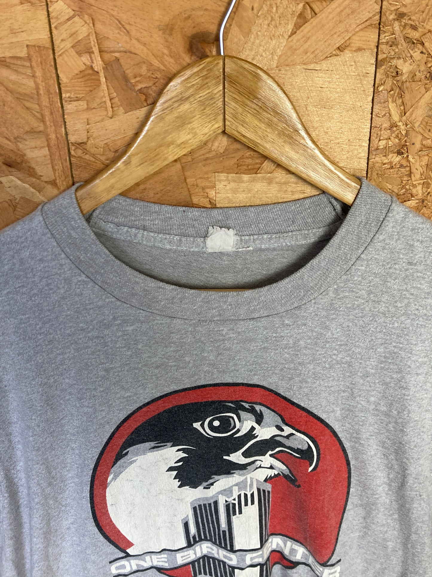 Vintage 90s grey One Bird Center USA Souvenir quirky funny T-shirt size large