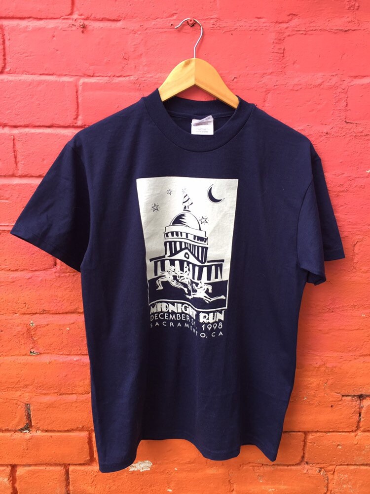 Vintage 98’ Sacramento Midnight Run USA souvenir navy blue t-shirt size medium