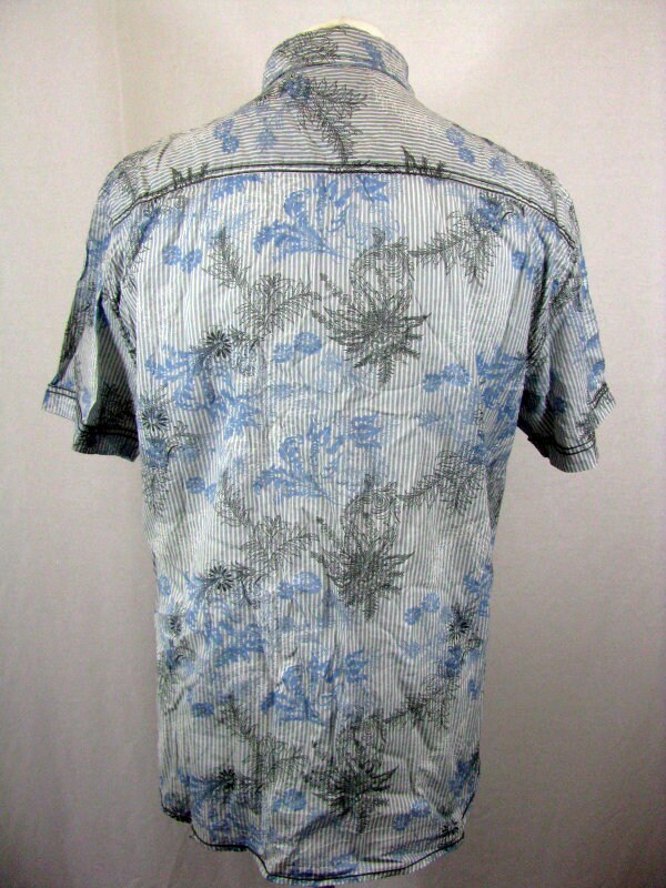 Vintage Y2K light blue grey striped floral pattern cotton twin pocket slim fitted hawaiian beach shirt size XL