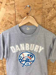 Vintage 90s USA college Danbury Football souvenir grey sports PE t-shirt  size medium