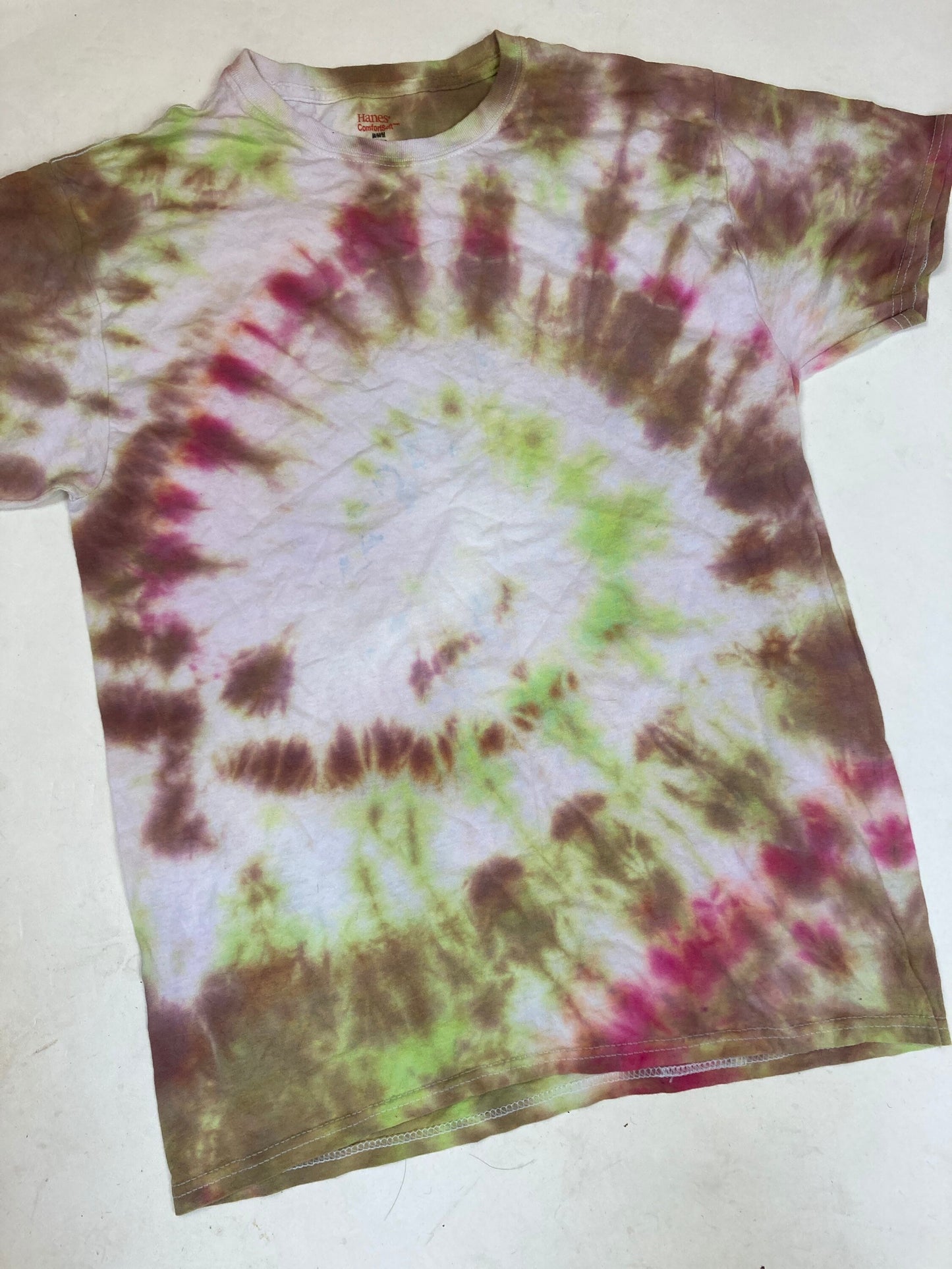 Vintage 90s tie dye grungy green pink and huge swirling pattern USA school trippy psychedelic rave t-shirt size medium