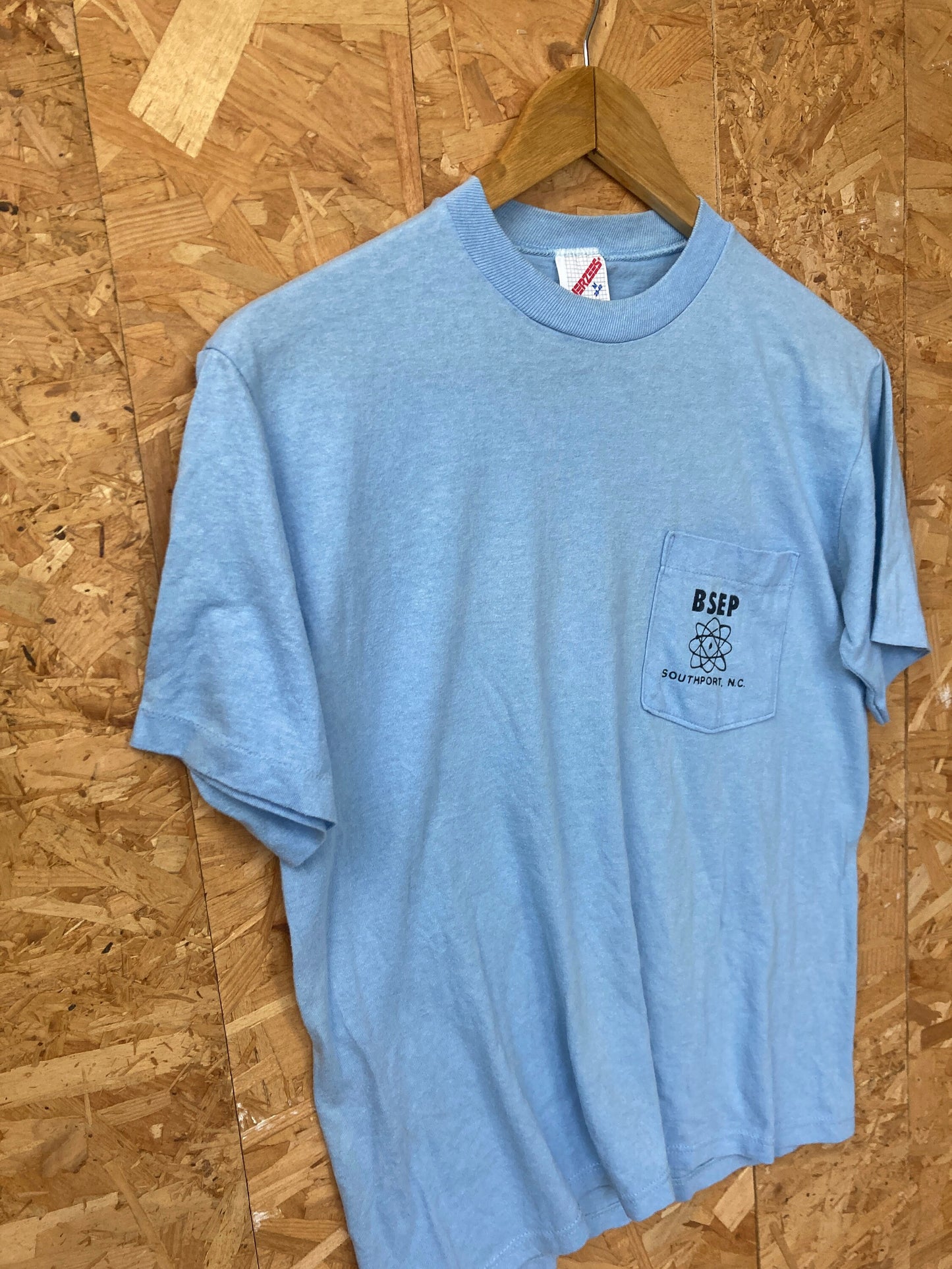 Vintage 80s Quirky Brunswick Pipe Replacement BSEP pocket souvenir USA pastel light blue t-shirt size medium