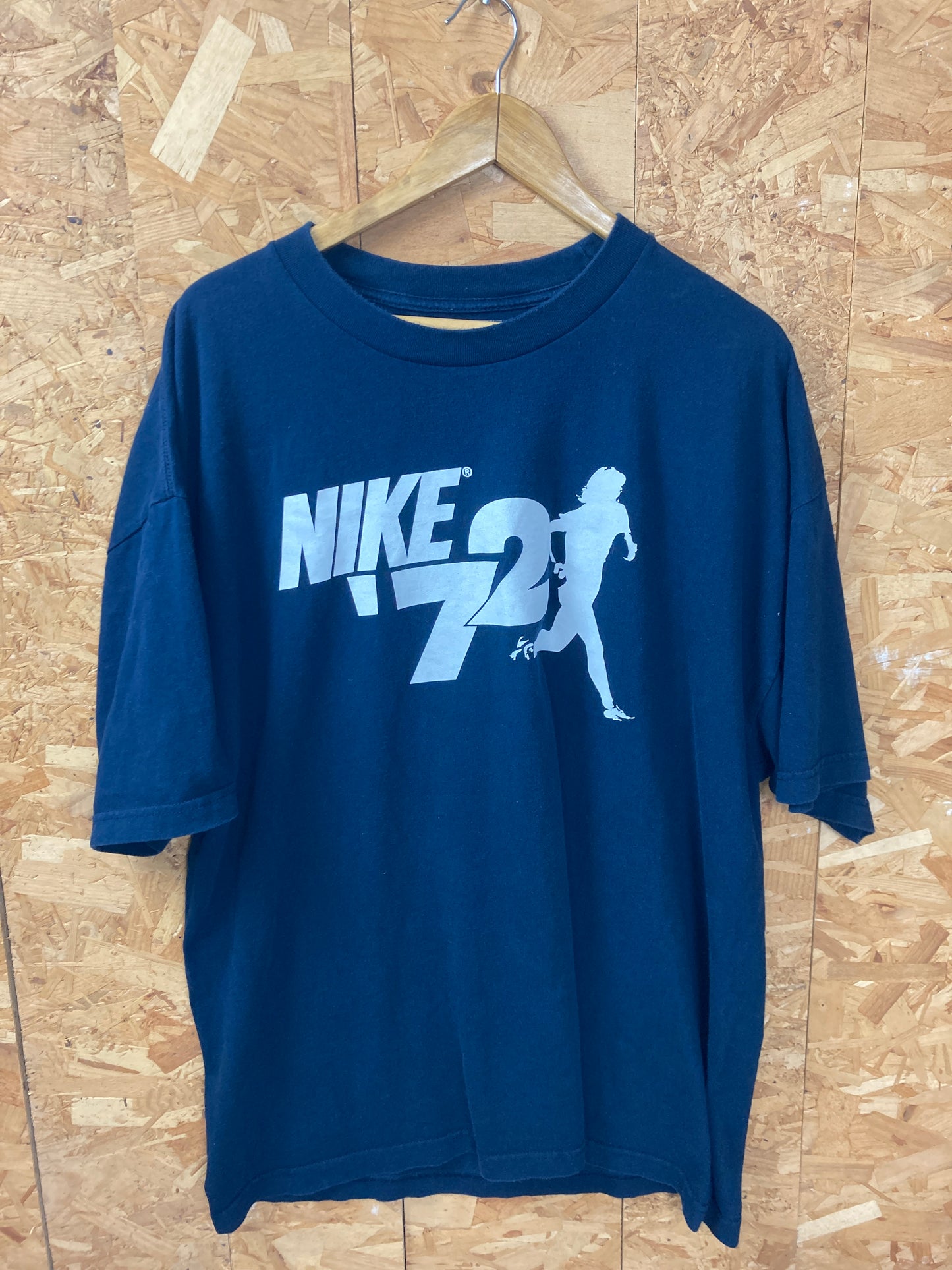 Vintage Y2K Nike 72 running logo on navy blue oversized t-shirt size XL