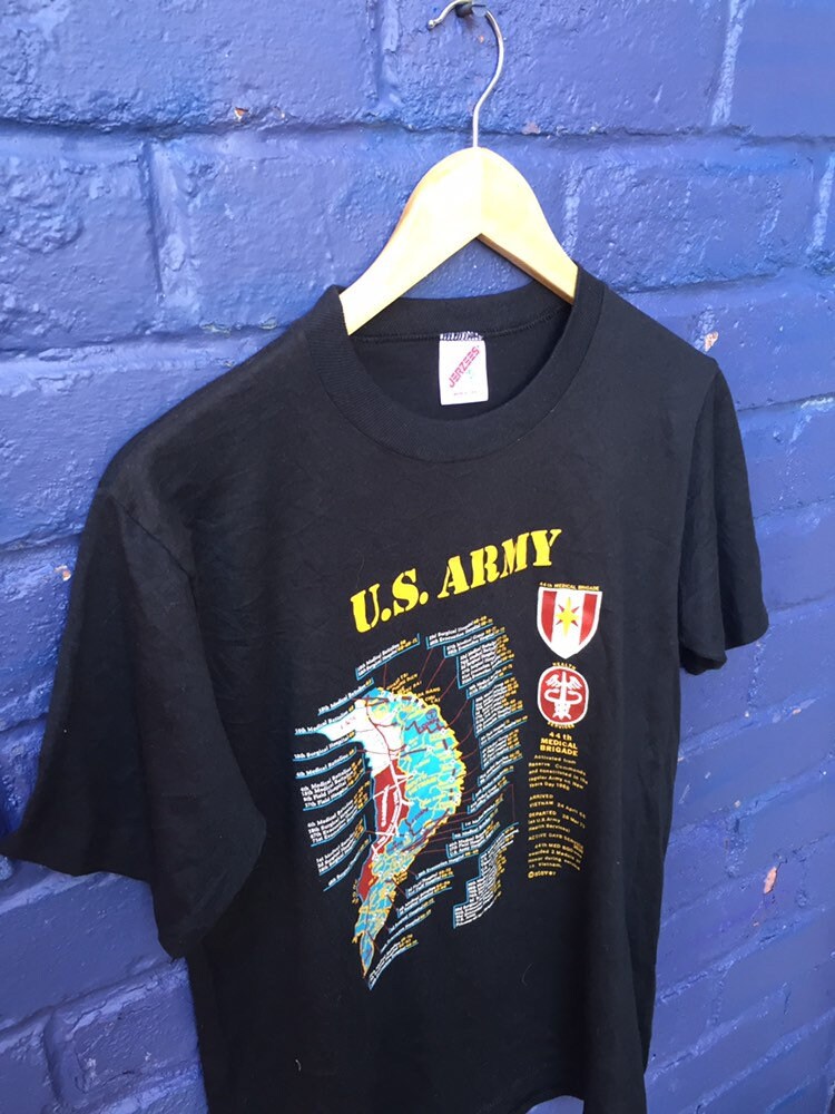 Vintage 80s USA Army 44th medical brigade souvenir black t shirt size medium