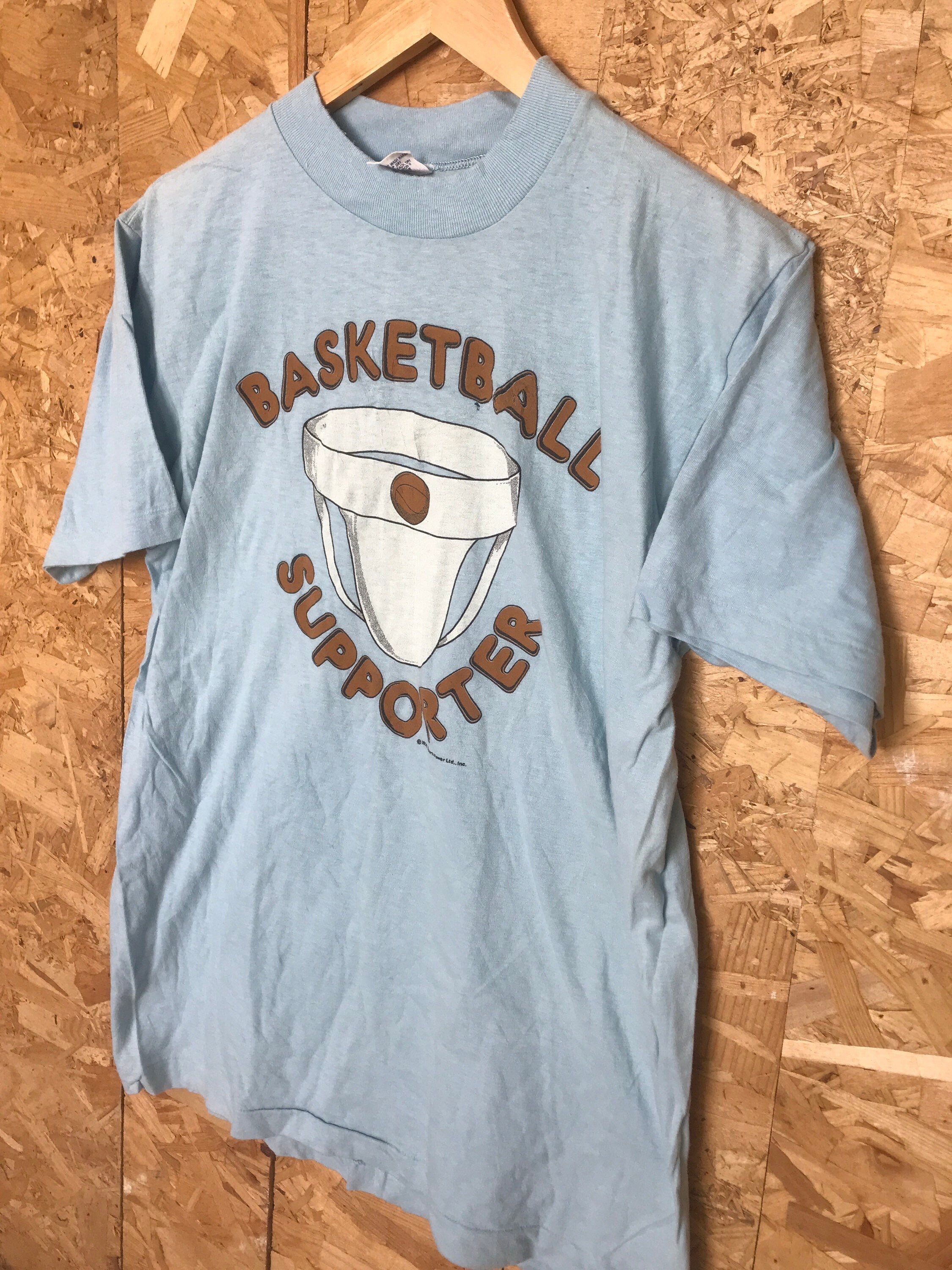 Vintage 70s Basketball Supporter quirky USA souvenir pale baby pastel blue t-shirt size large
