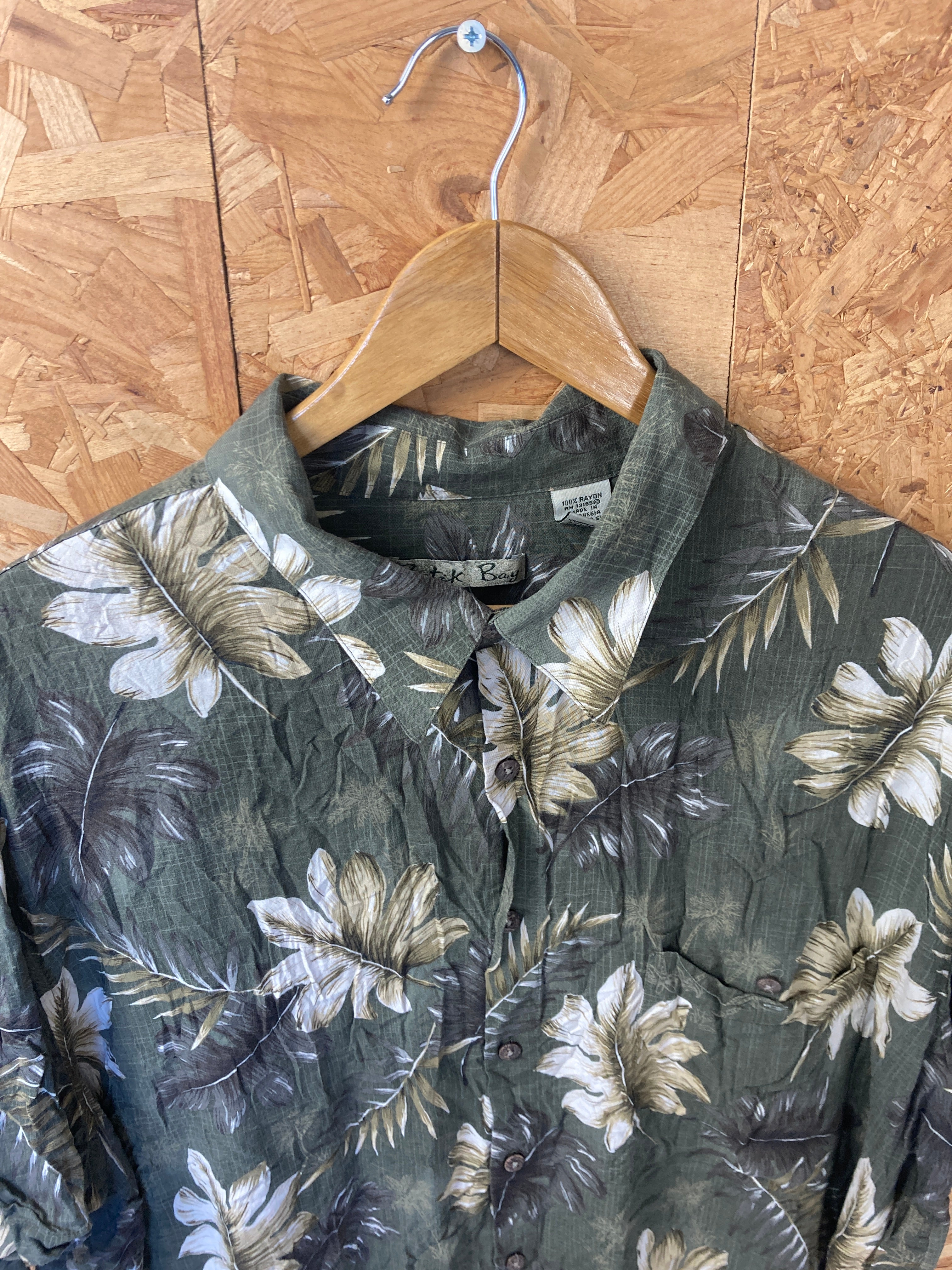 Vintage 90s olive green beige hibiscus floral Hawaiian shirt size XXL oversized