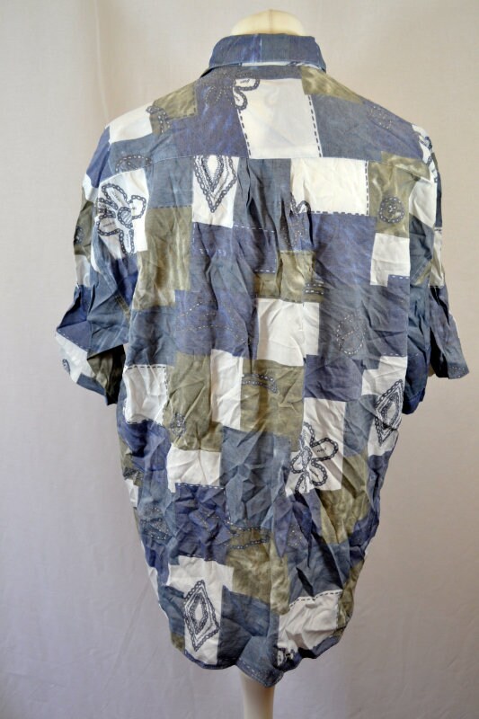 Vintage 90s faded grey geometric abstract pastel beige ugly shirt size XL