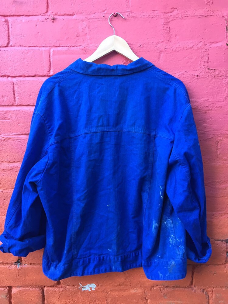 Vintage 80s mid blue workers chore herringbone cotton distressed and paint stained button jacket siz