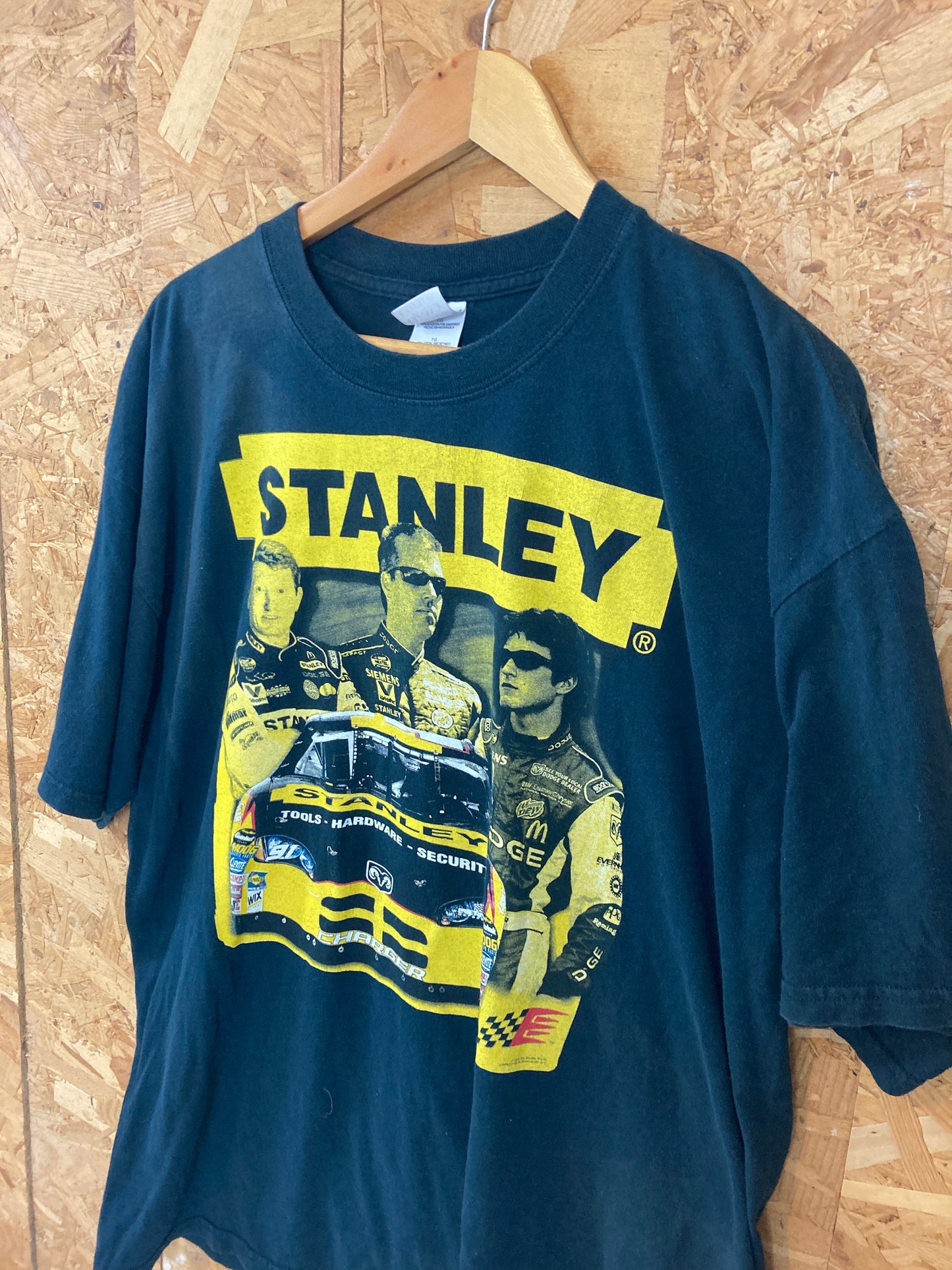 Vintage Y2K Stanley racing team dodge charger NASCAR black yellow souvenir t-shirt size XL