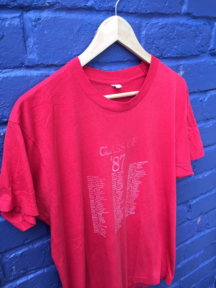 Vintage 80s Class of 87 school leavers Distressed College University USA red t-shirt size large