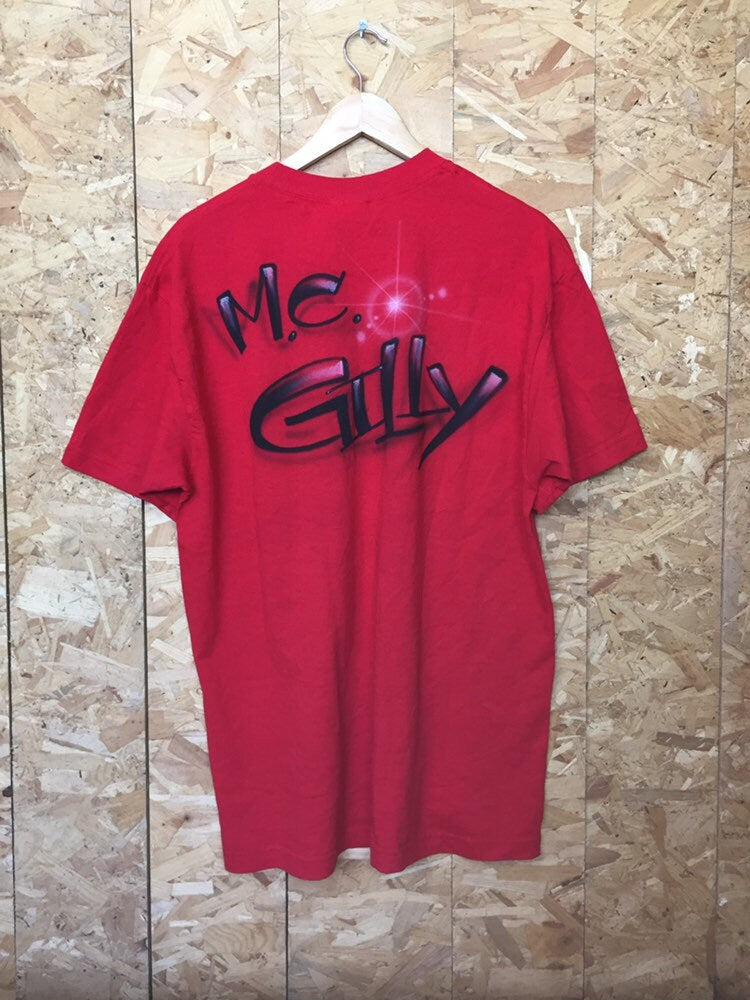 Vintage hand airbrushed red microphone REAL MC Gilly custom hand painted t-shirt size large