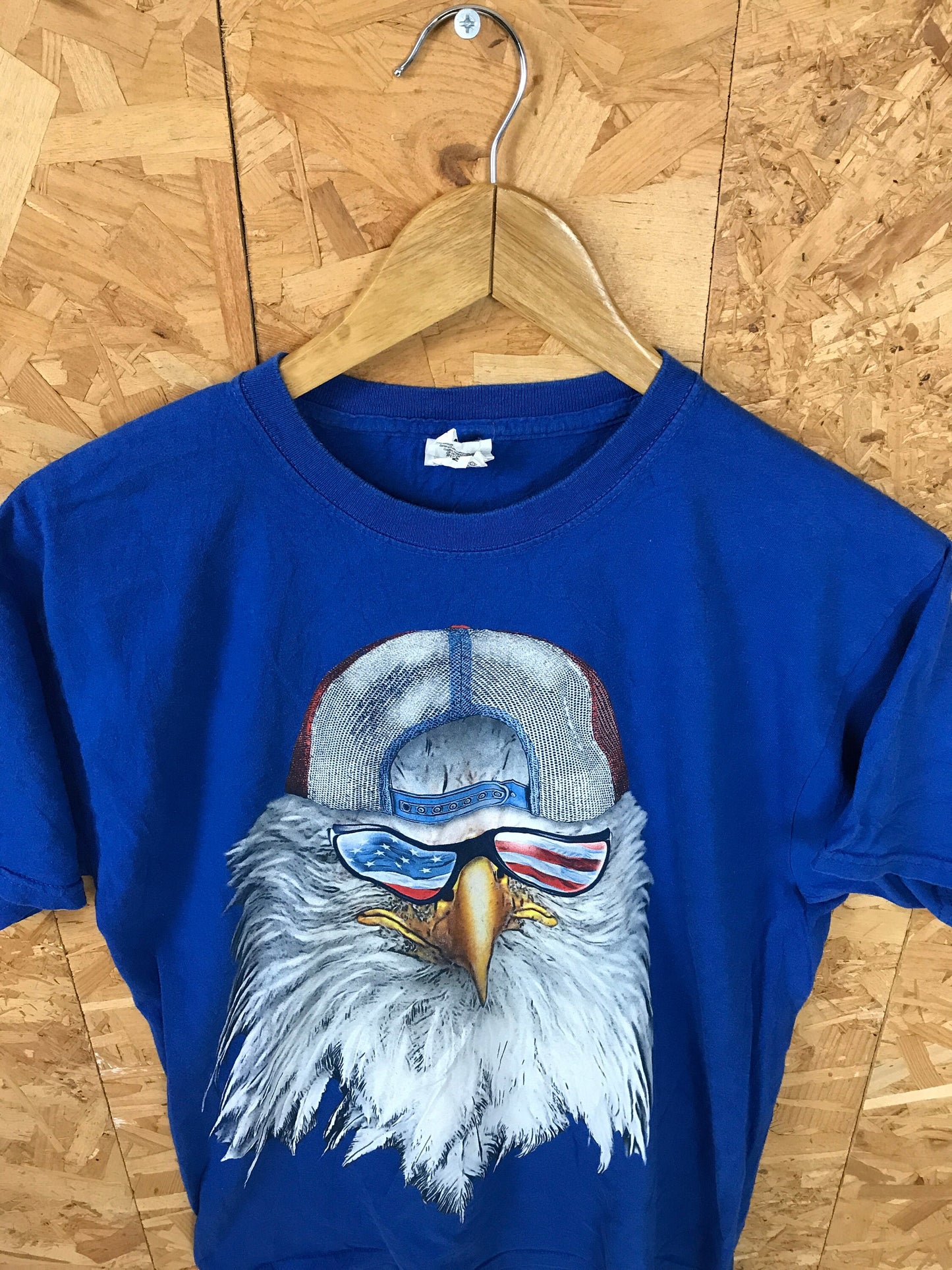 Vintage 90s American Eagle with beard and hat USA souvenir nature print blue quirky patriotic t-shirt size medium