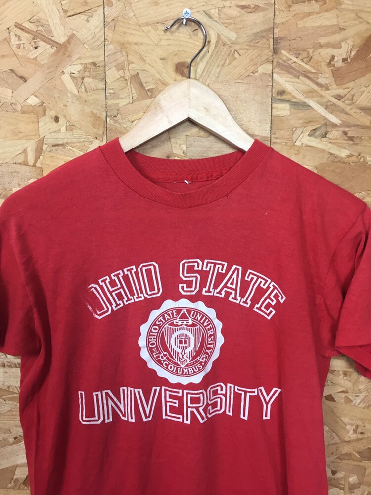 Vintage 90s Distressed Ohio State University USA red t-shirt size large