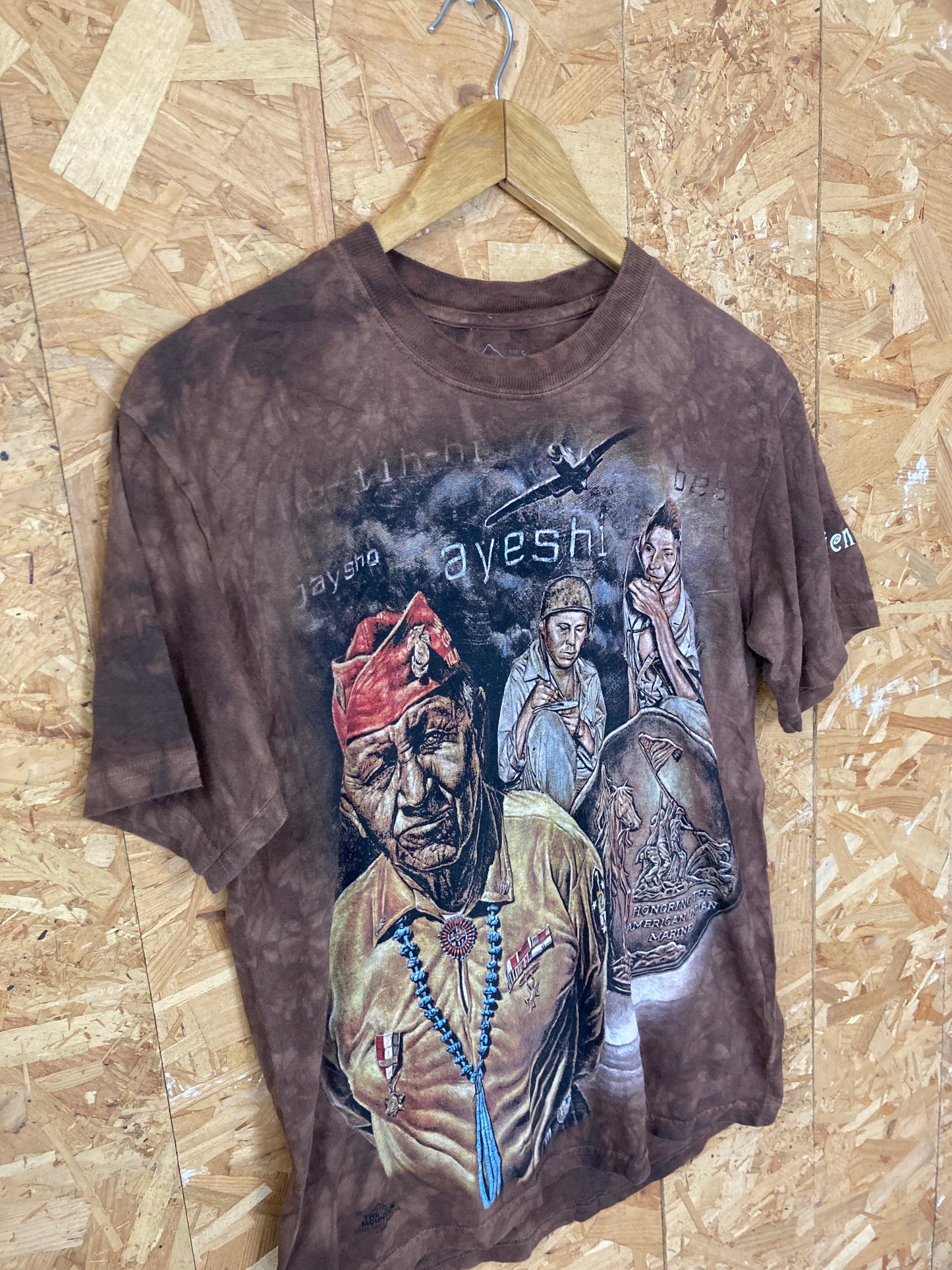 Vintage 90s The Mountain USA American Indian Marine soldier t-shirt size small