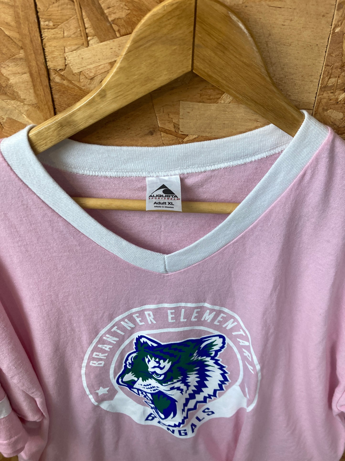 Vintage 90s Brantner Elementary Bengals USA souvenir quirky pink t-shirt size XL