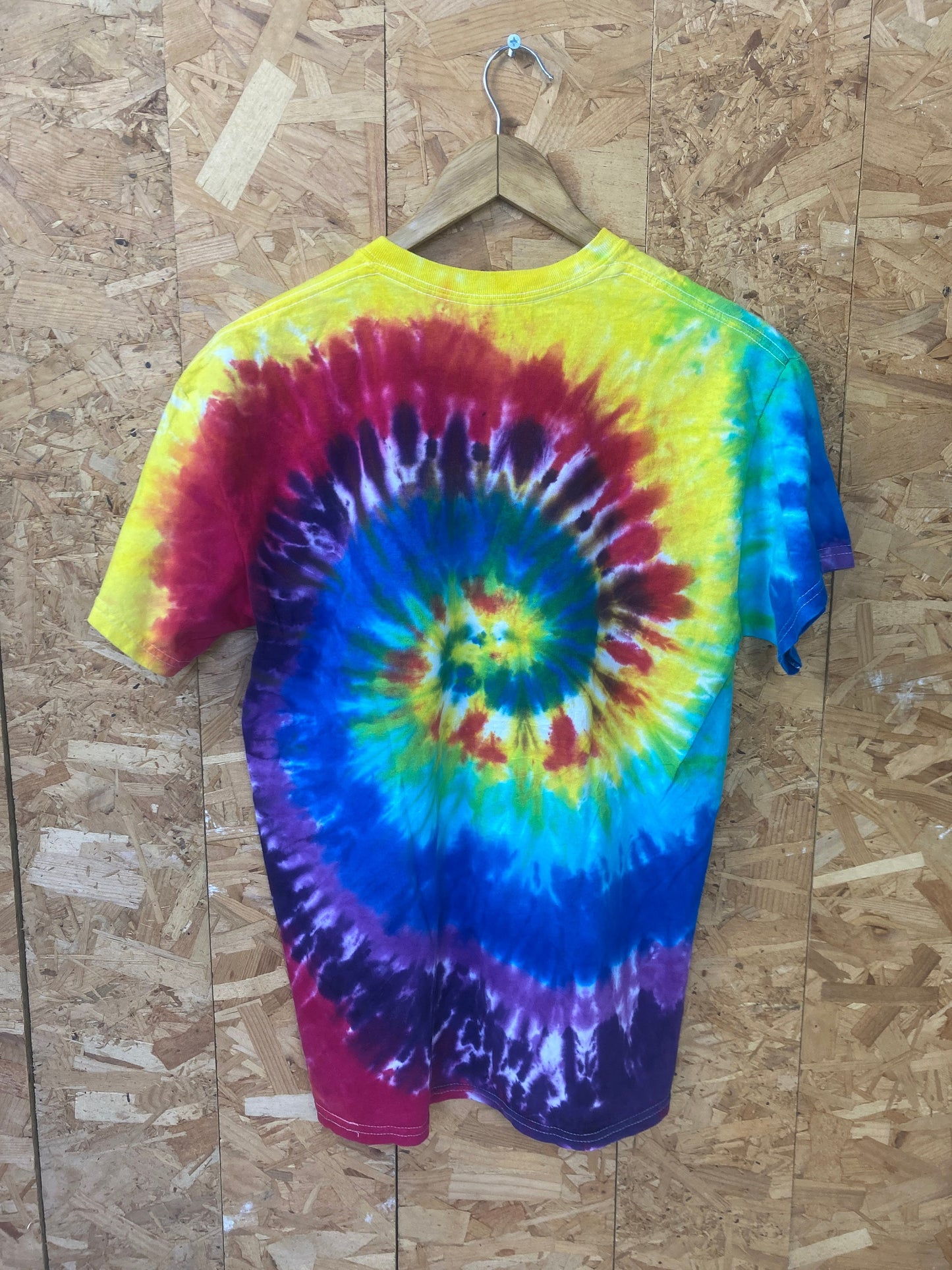 Vintage 90s Greetings from Mattowan Michigan USA rainbow tie dye souvenir festival t-shirt size medium