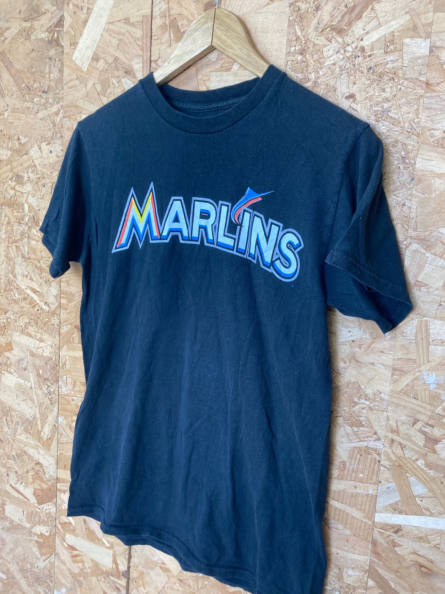 Vintage 90s Miami Marlins baseball number 2 USA black souvenir t-shirt size small by Majestic