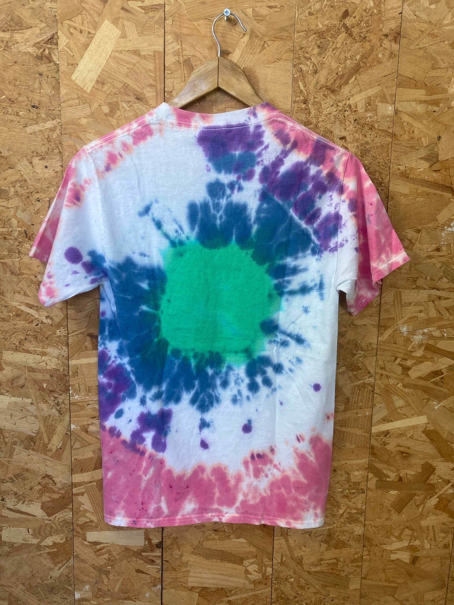 Vintage 90s Rainbow Ridge Farm Camp USA bootcamp pink blue green tie dye souvenir festival t-shirt s