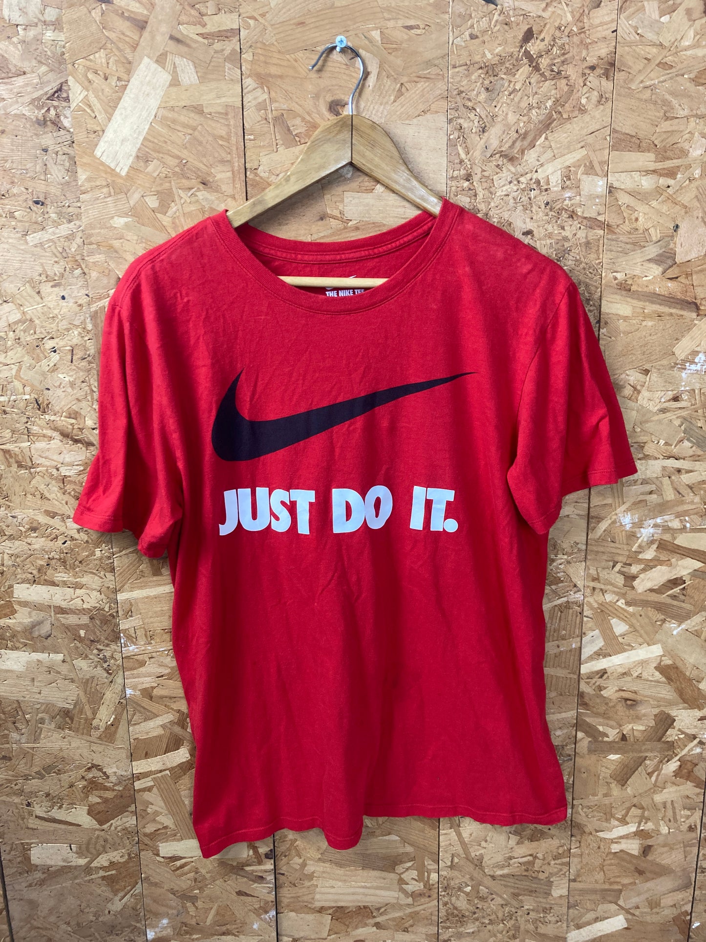 Vintage Y2K Nike Just Do It red black t-shirt size medium