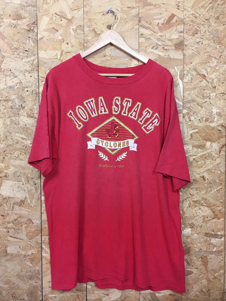 Vintage 80s USA Iowa State Cyclones red spell out souvenir t-shirt size XL