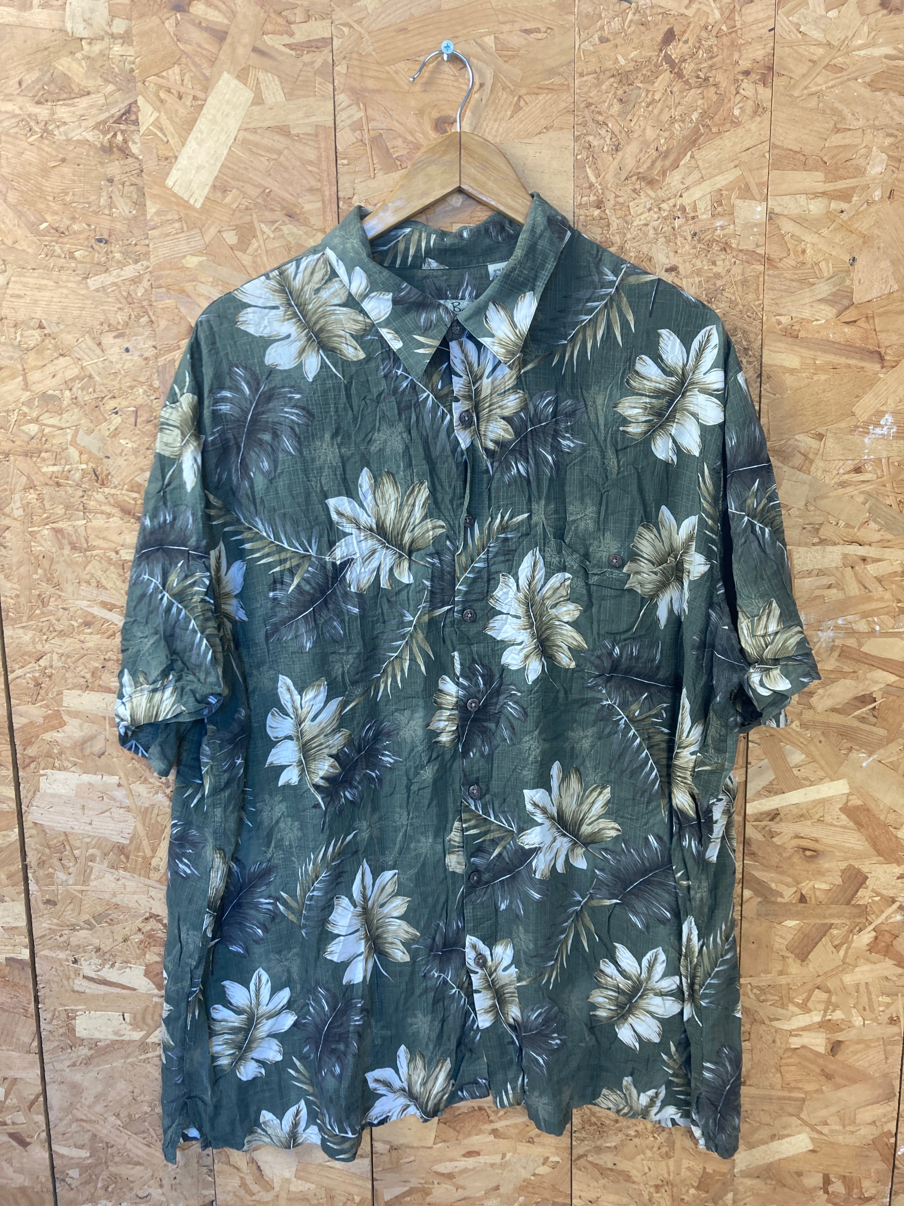 Vintage 90s olive green beige hibiscus floral Hawaiian shirt size XXL oversized