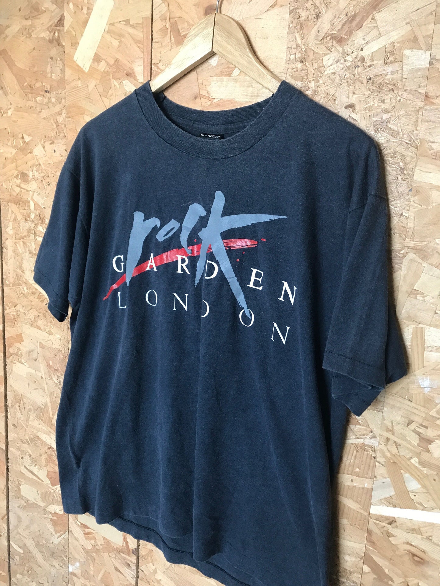 Vintage 90&#39;s Rock Garden London faded grungy black souvenir t-shirt size XL by ScreenStars