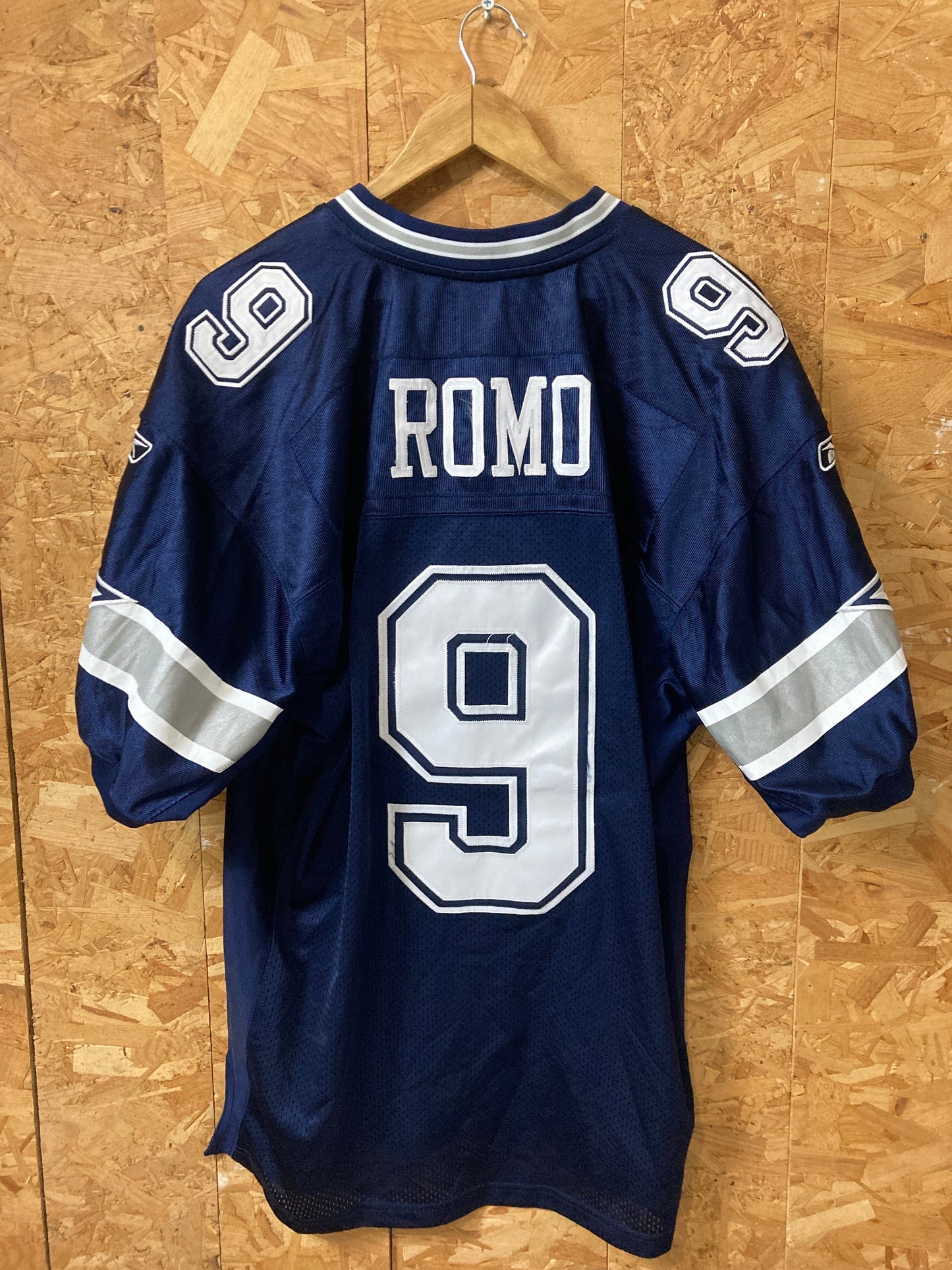 Vintage USA NFL Dallas Cowboys Tony Romo football player jersey by Reebok nfl players size 48 large