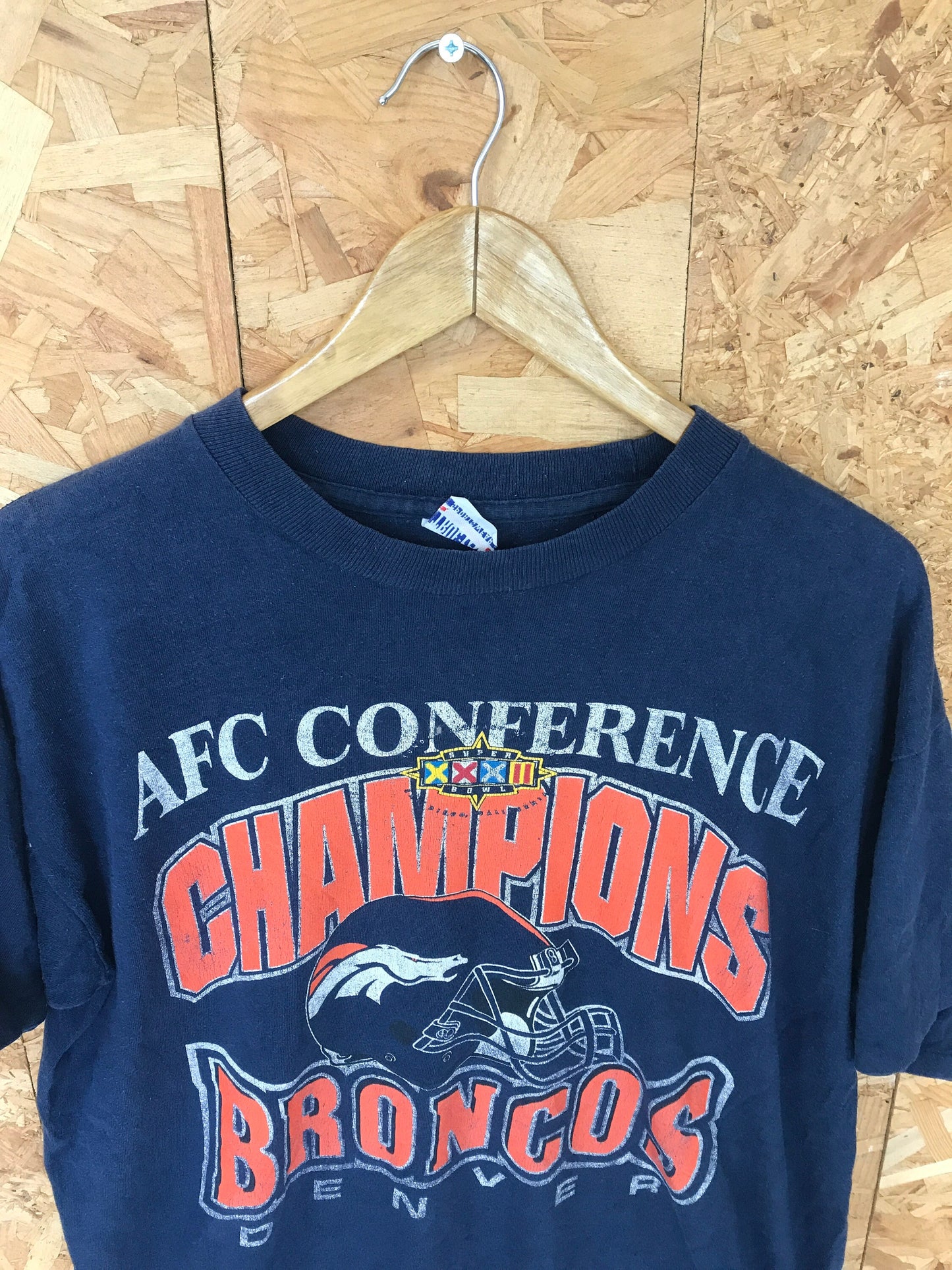 Vintage 90s superbowl XXXII Denver Broncos AFC champions USA souvenir distressed navy blue t-shirt size large