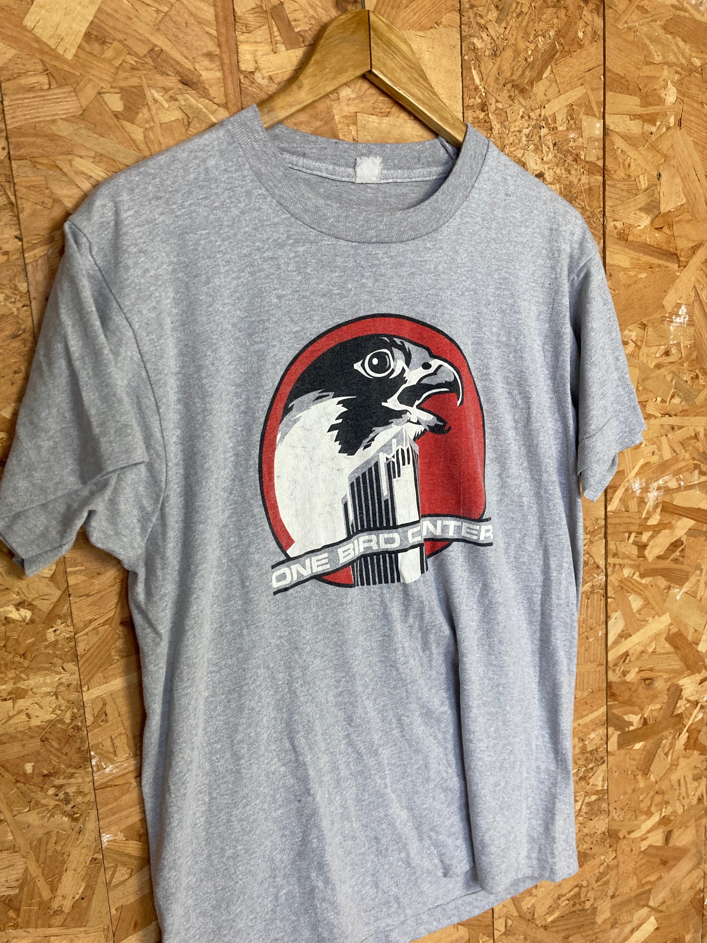 Vintage 90s grey One Bird Center USA Souvenir quirky funny T-shirt size large