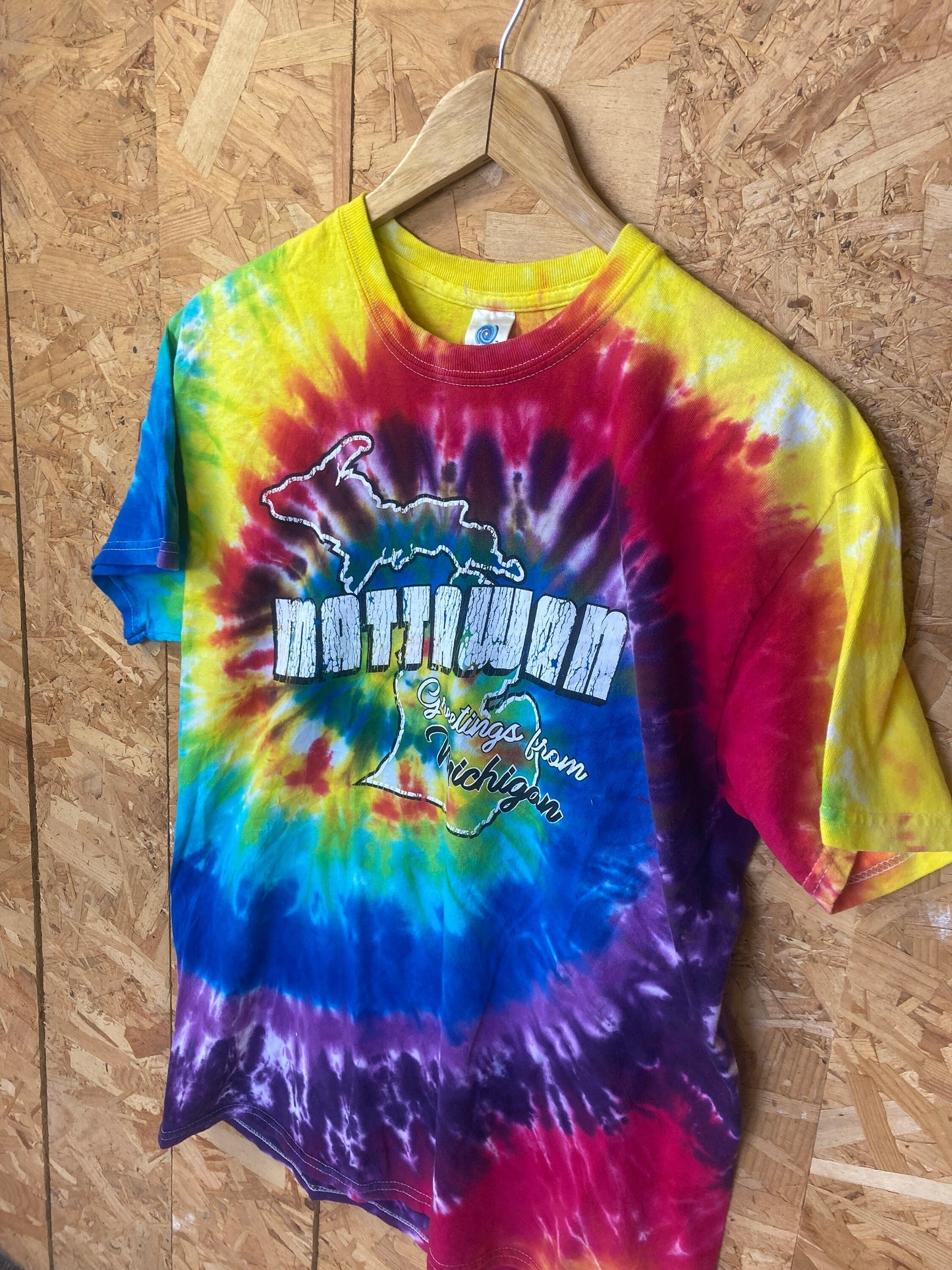 Vintage 90s Greetings from Mattowan Michigan USA rainbow tie dye souvenir festival t-shirt size medium