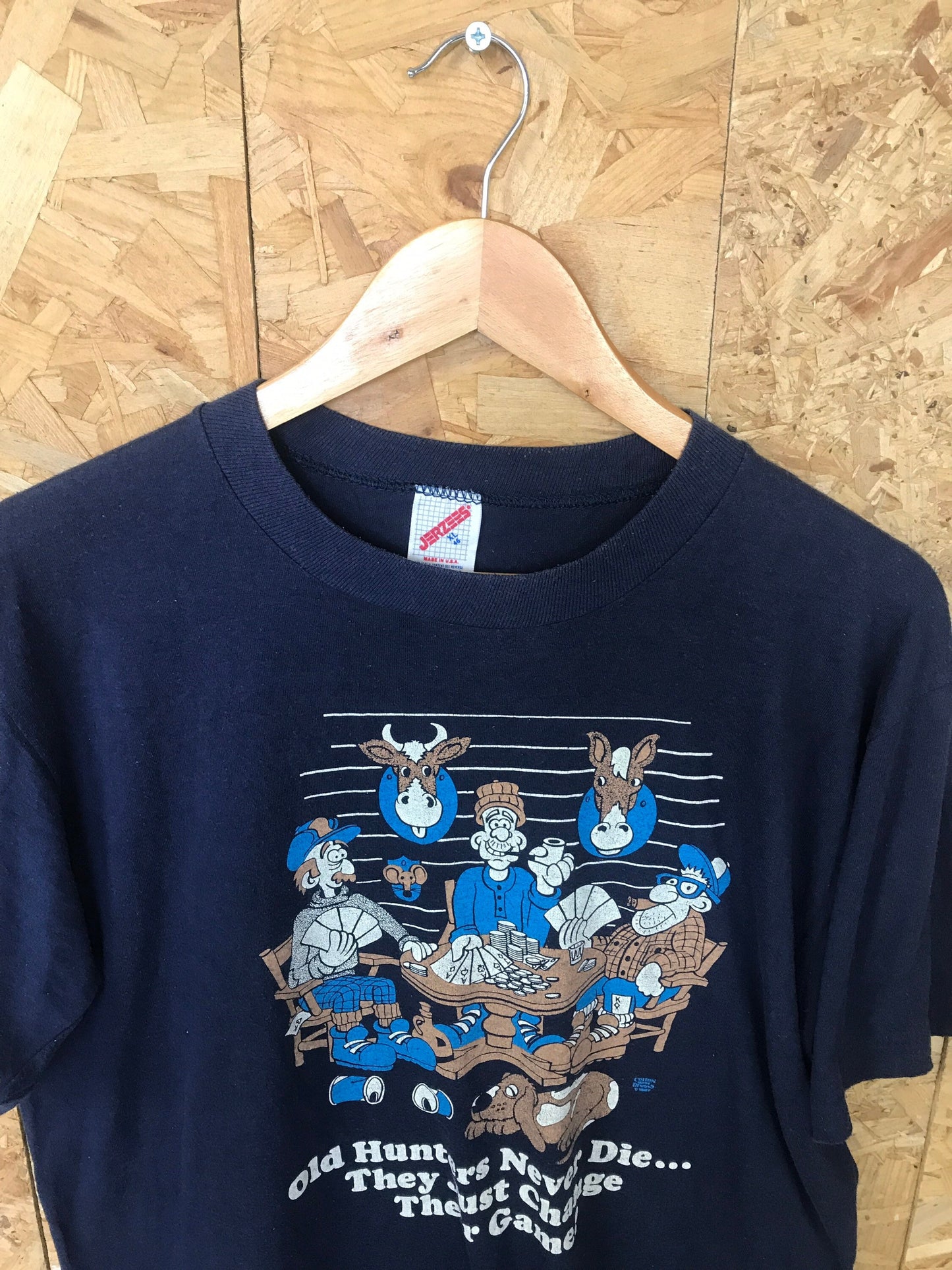 Vintage 87 old hunters never die, they just change their game USA souvenir navy blue t shirt size XL