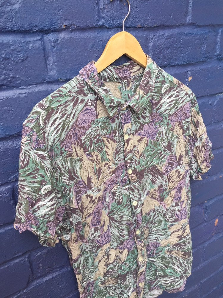 Vintage 90s floral abstract palm leaf hibiscus botanical purple grey green hawaiian party beach shirt size medium