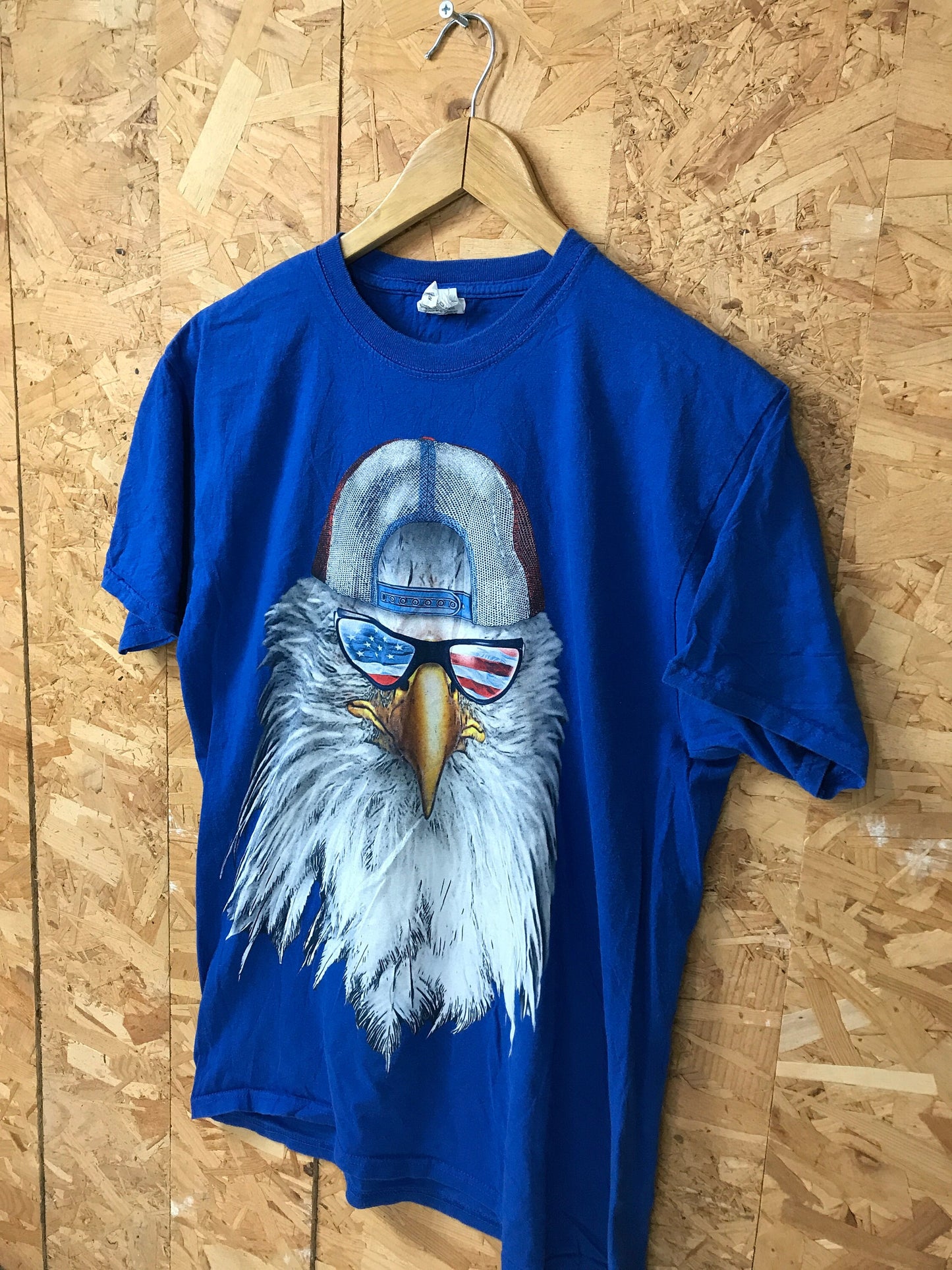 Vintage 90s American Eagle with beard and hat USA souvenir nature print blue quirky patriotic t-shirt size medium