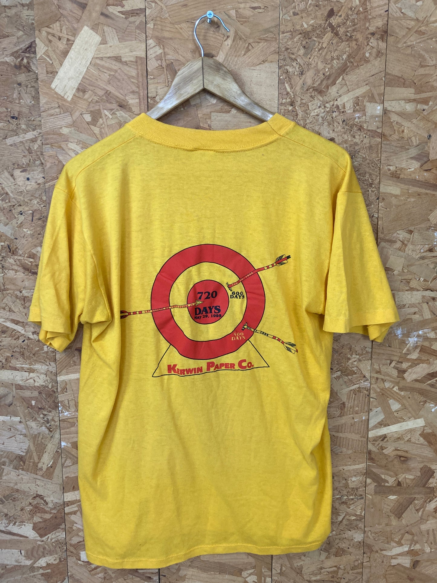 Vintage 90s yellow single pocket Kewin Paper Co souvenir t-shirt size large