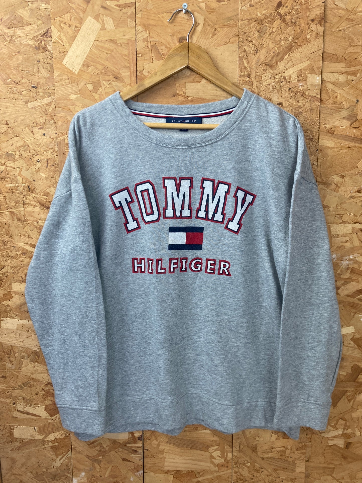 Vintage Y2K Tommy Hilfiger grey blocl letter spell out crew neck sweater size la