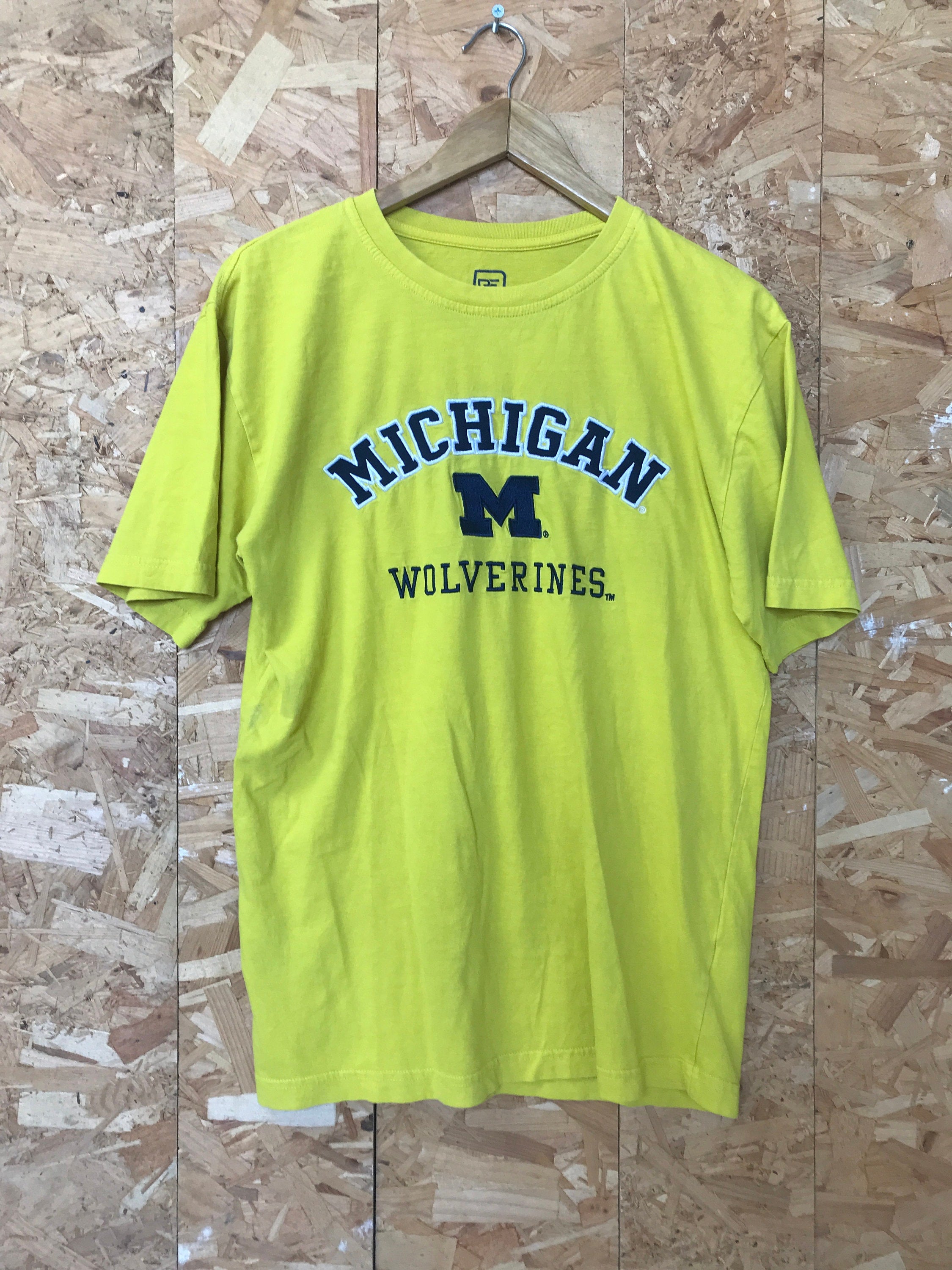 Vintage 90s Michigan Wolverines embroidered USA college team sports neon yellow t-shirt size medium