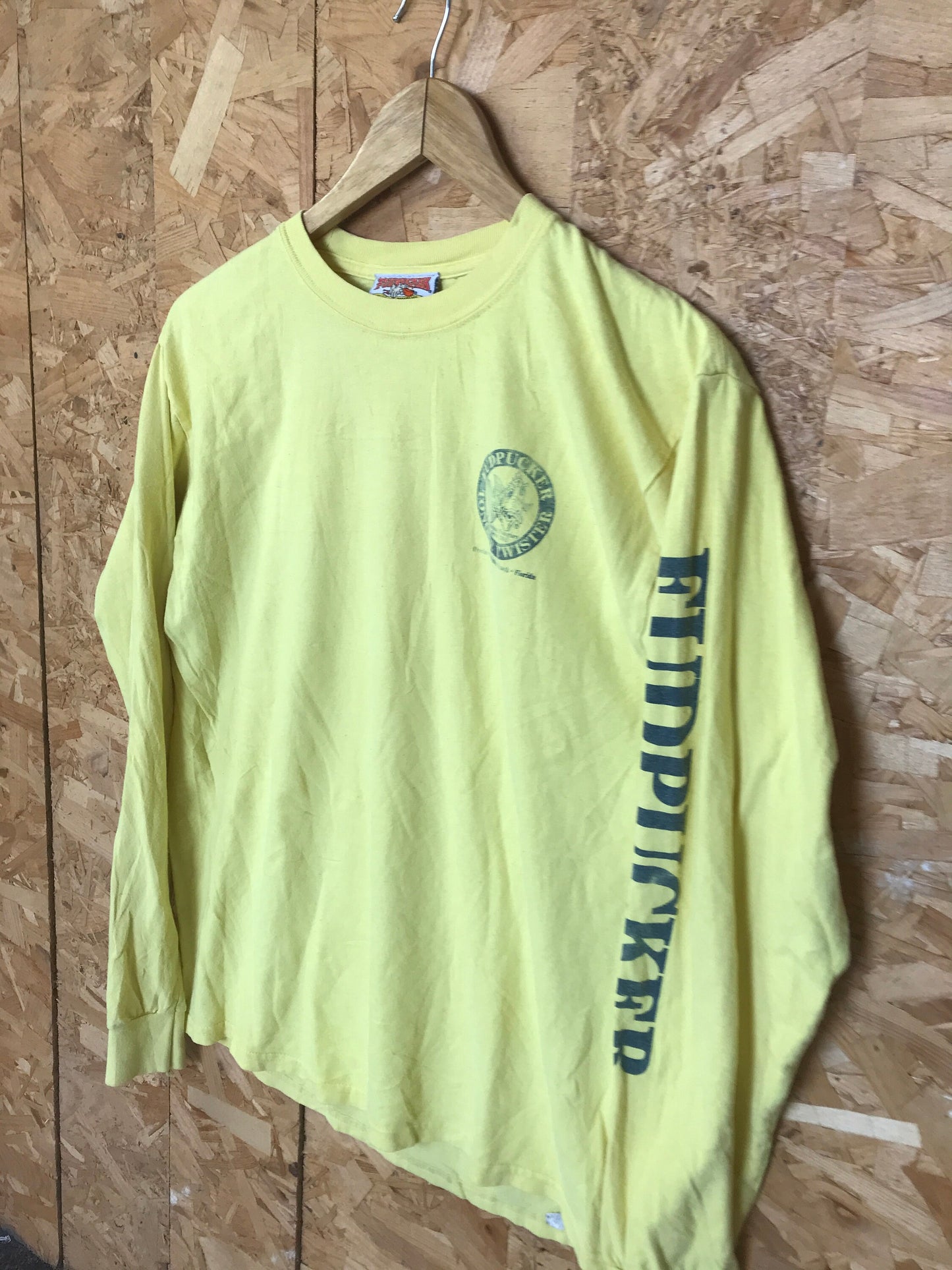 Vintage 90s long sleeve pastel yellow Fudpucker quirky USA  t-shirt size large